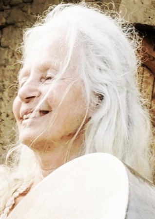 Niina nadine Mertens (Mérité Nyina)