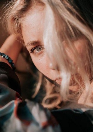 Elise Van espen (Stella Eve)